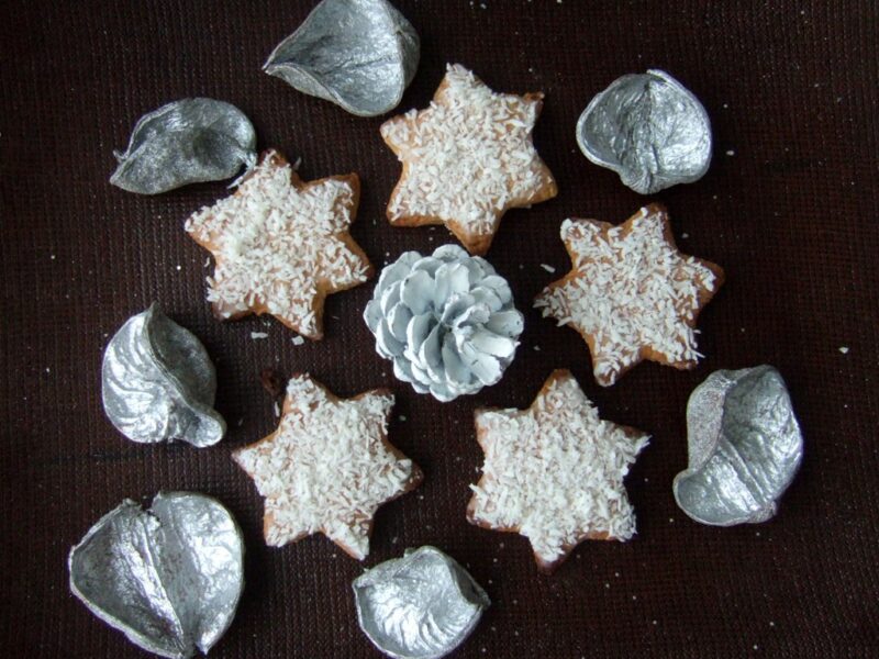 Coconut star cookies