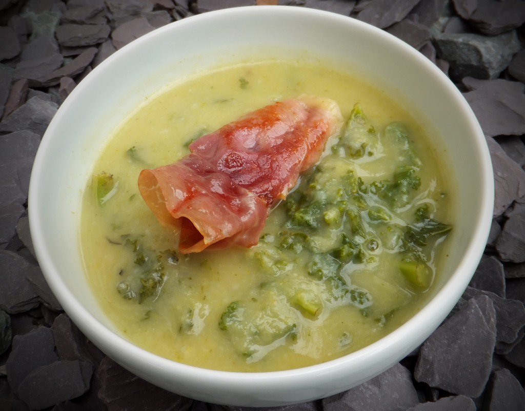 Leek, potato and kale soup with Prosciutto