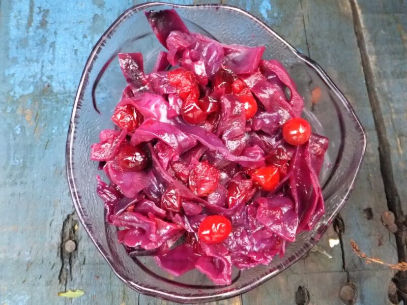 Braised red cabbage with cranberries