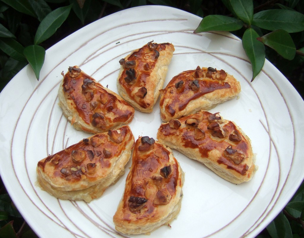 Stilton and walnut puffs