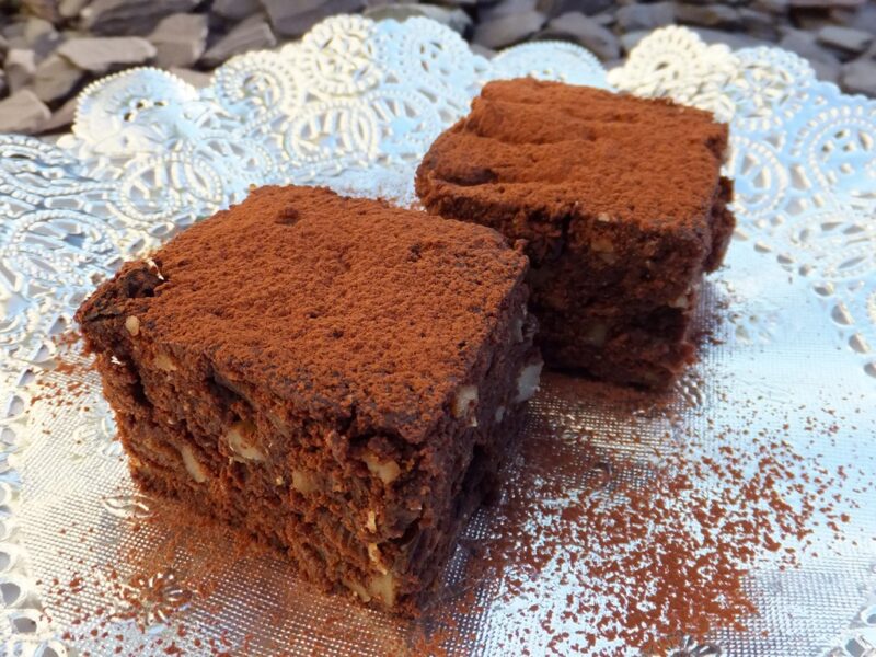 Mincemeat & walnut brownies