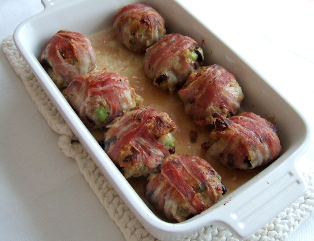 Cranberry and pork stuffing balls