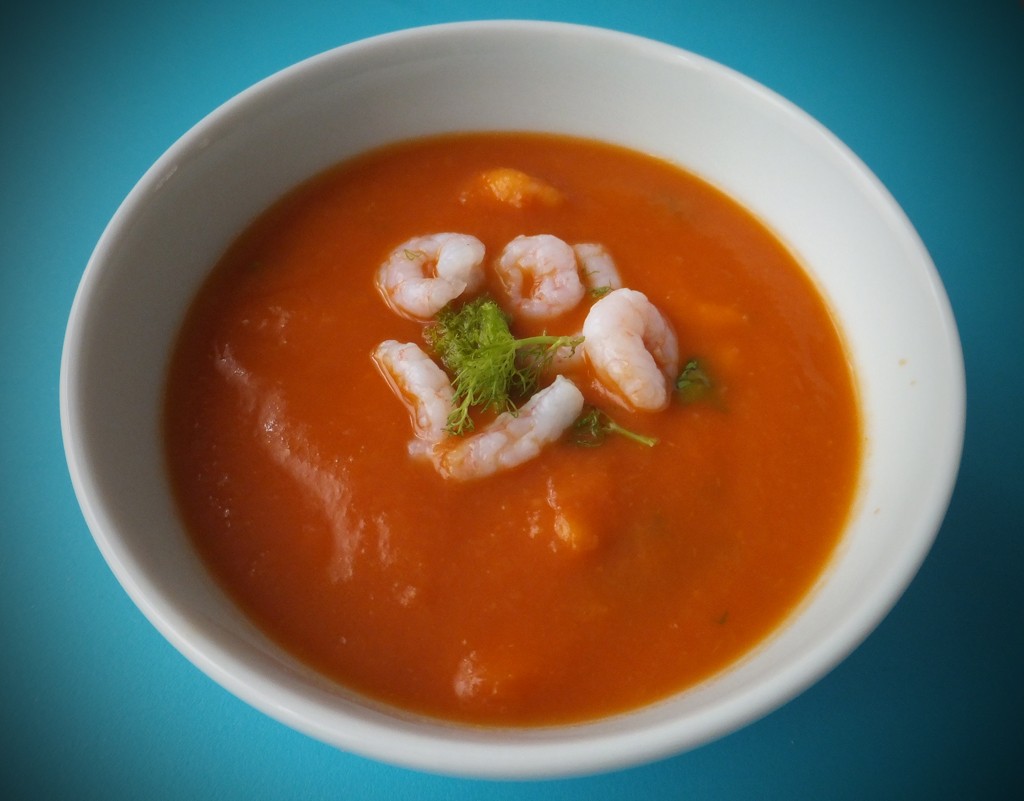 Fennel and tomato soup with prawns