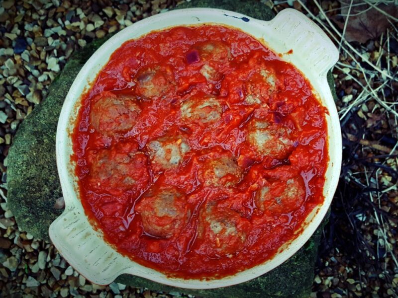 Meatballs in tomato sauce