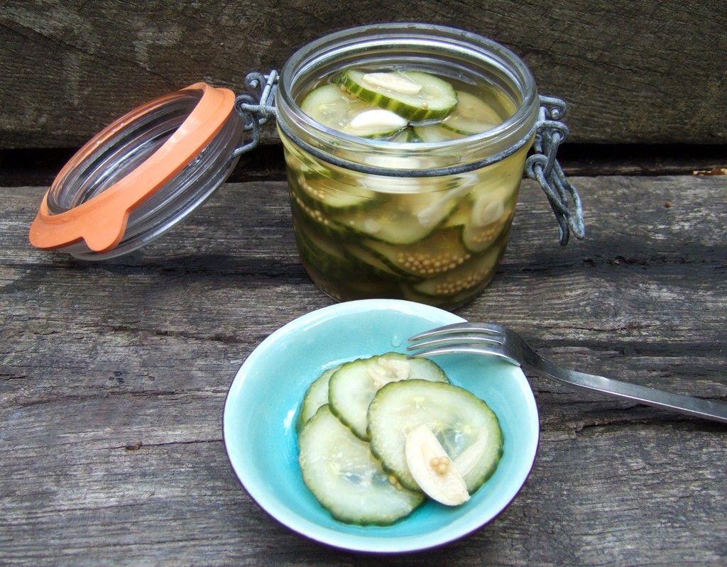 Easy Pickled Cucumber