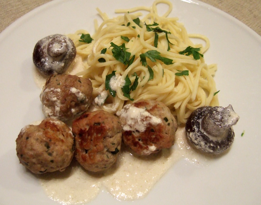 Pork meatballs in mushroom sauce