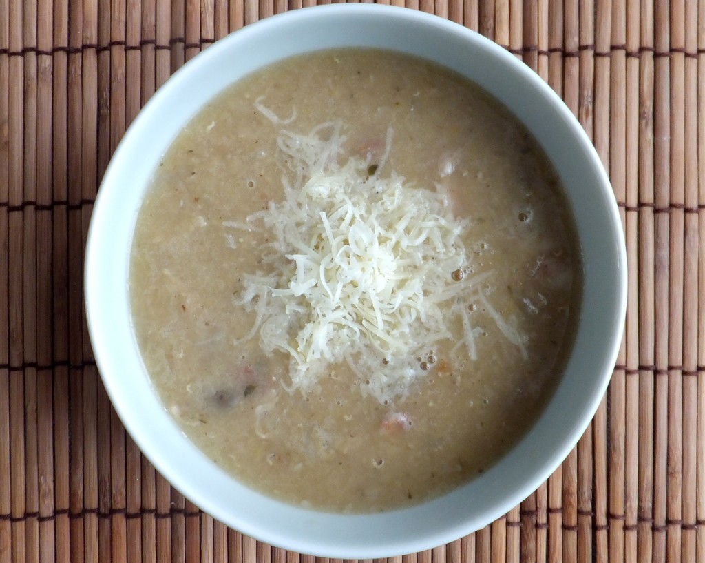 Red lentil soup with bacon