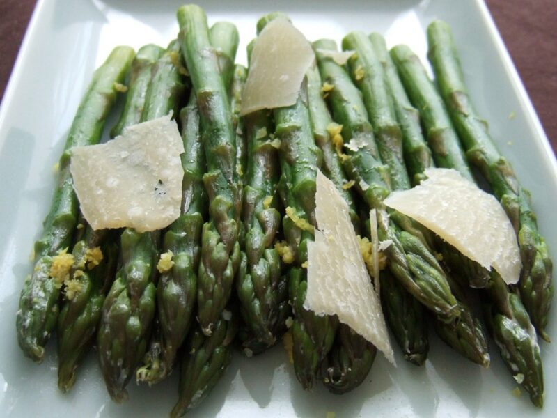 Asparagus with lemon and butter