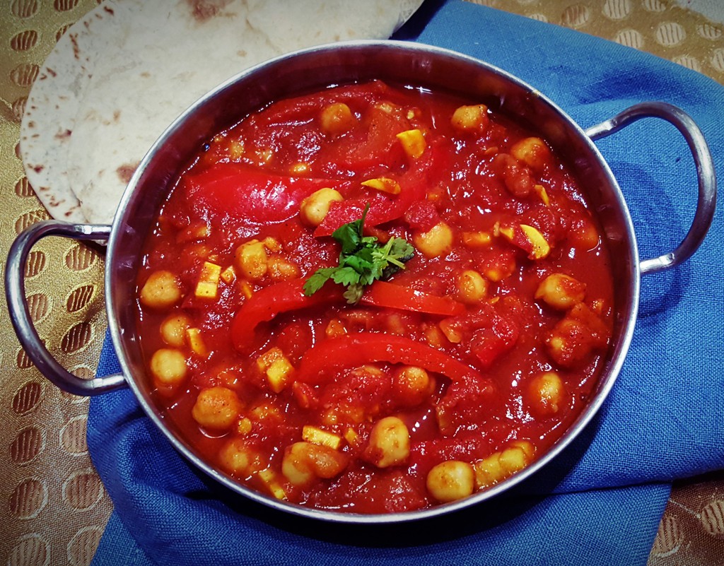 Chickpea and red pepper curry