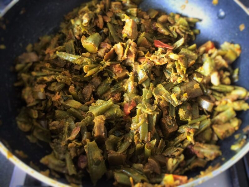 Broad beans with leeks and aubergine