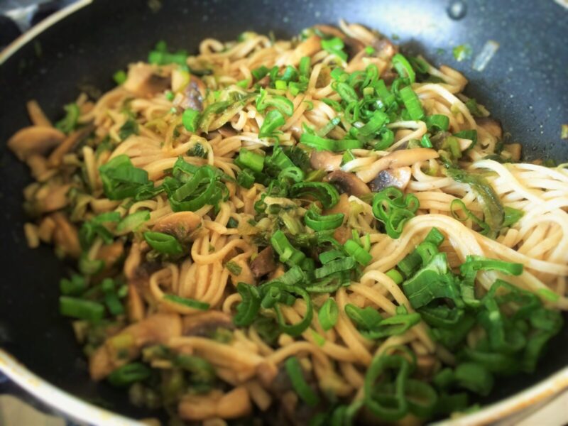 Chilli mushroom noodles