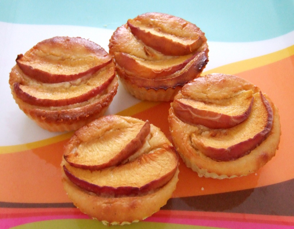 Almond and cream cheese tartlets