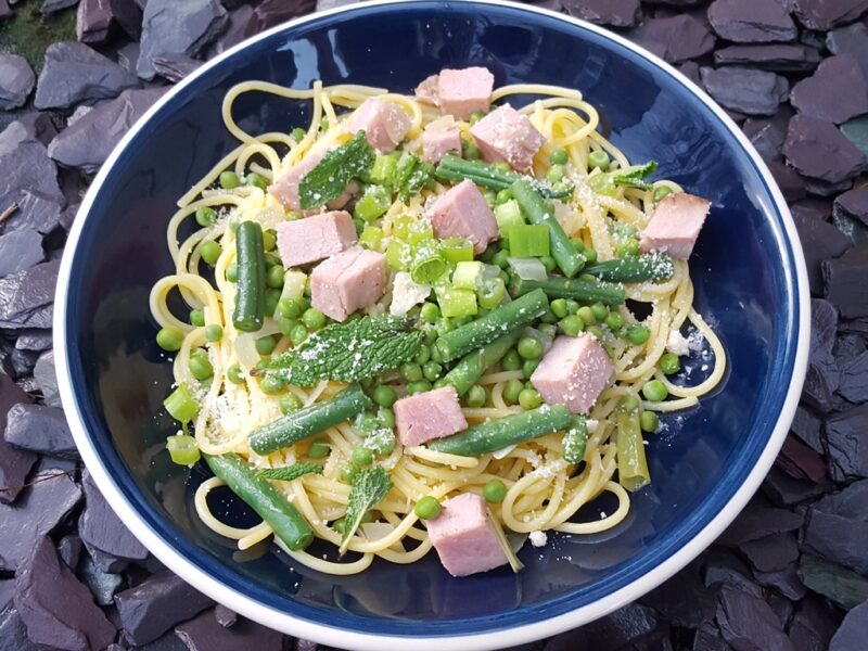 Ham and peas pasta