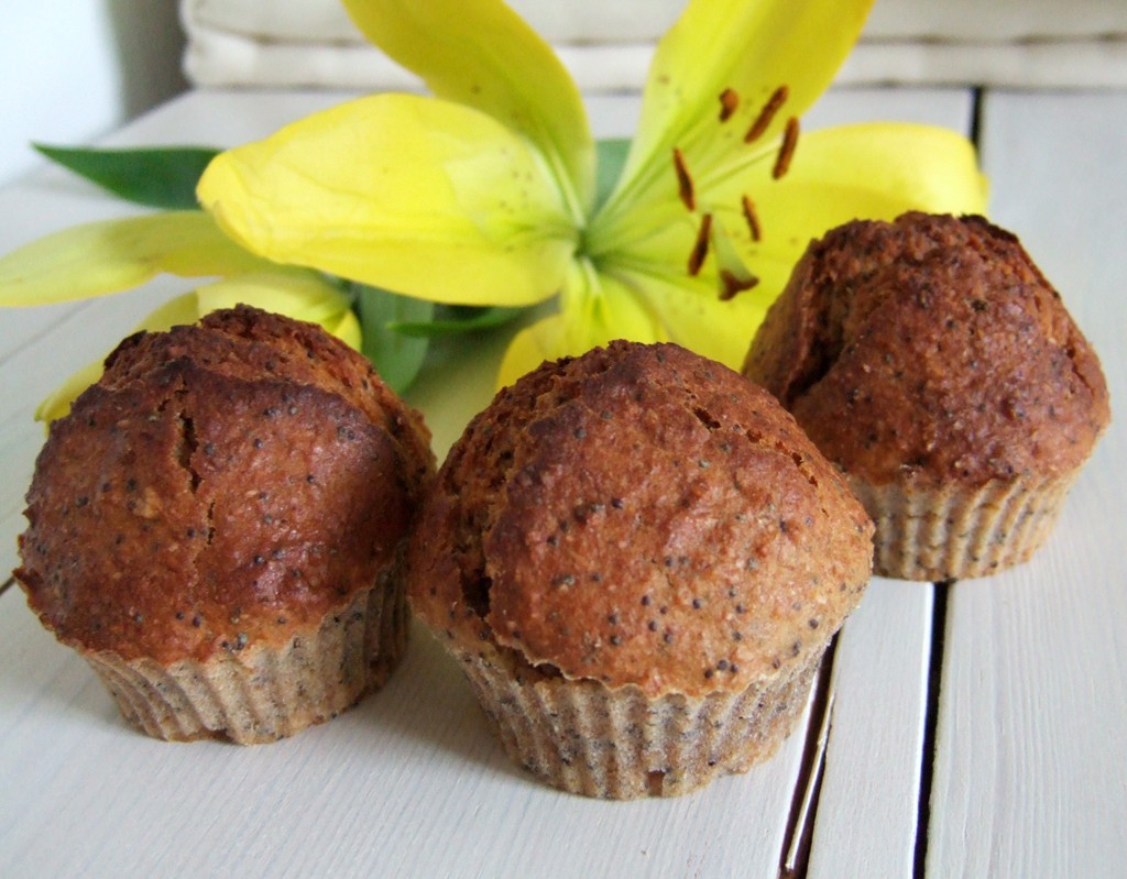 Lemon and poppy seeds muffin