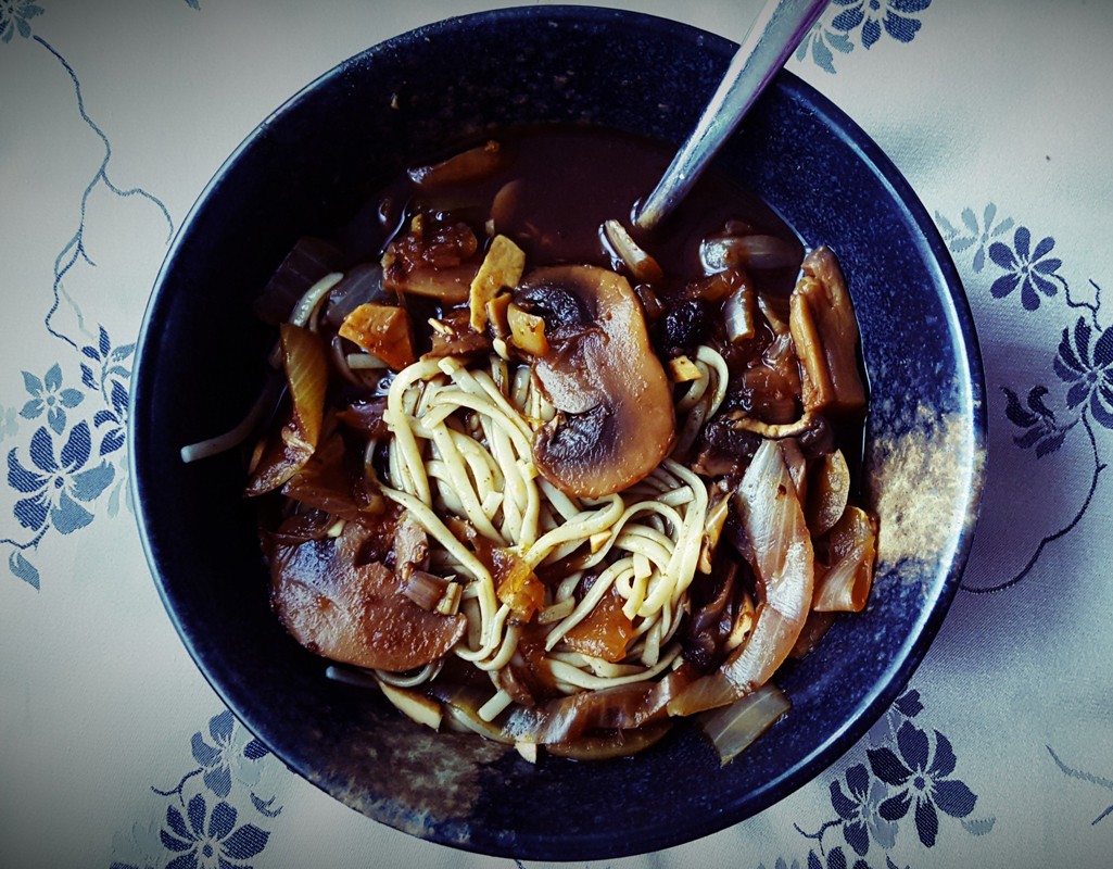 Skinny Miso Mushroom & Onion Soup