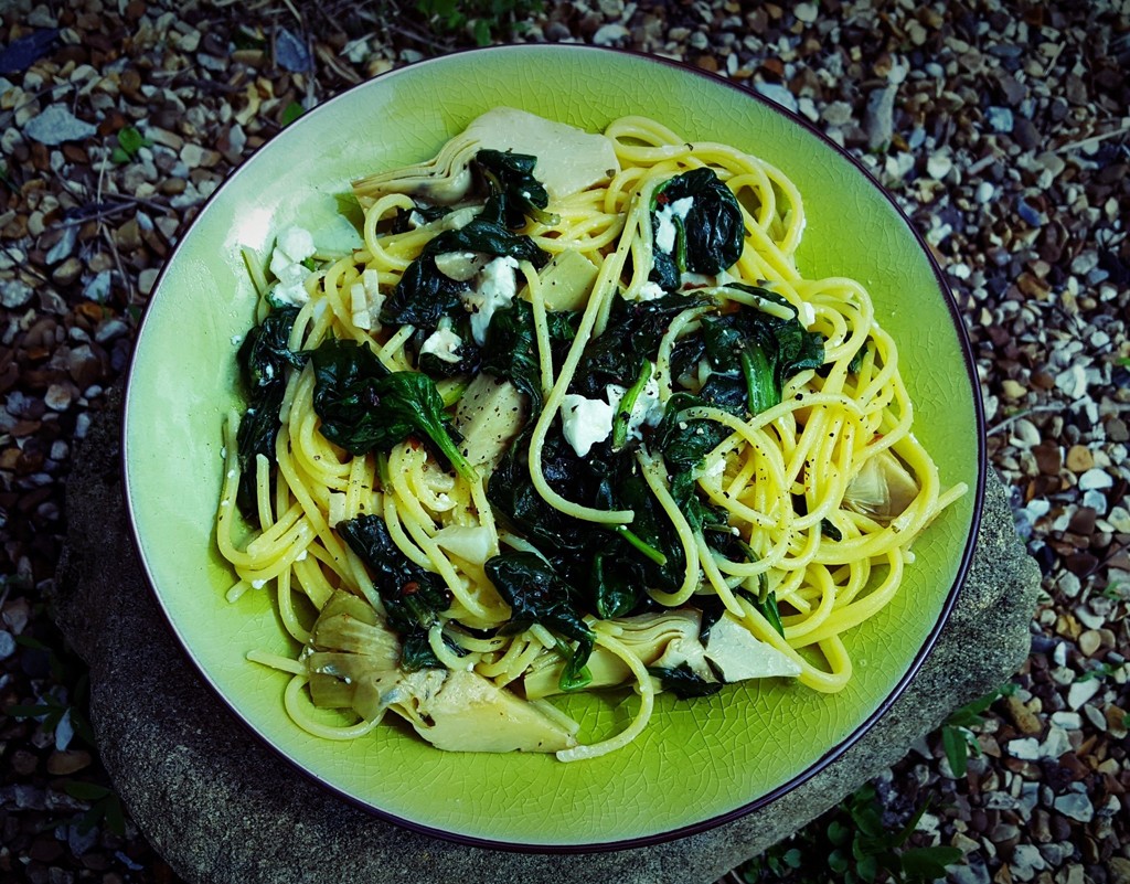 Spinach and artichoke spaghetti