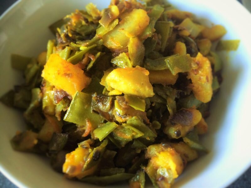 Indian style mangetout and potato