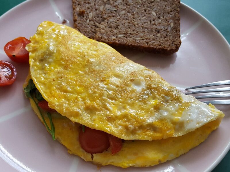 Brie and tomato omelette