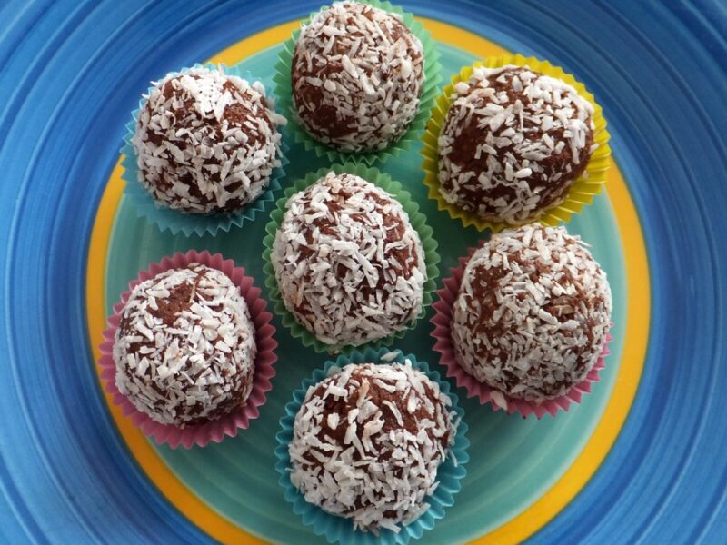 Danish rum balls