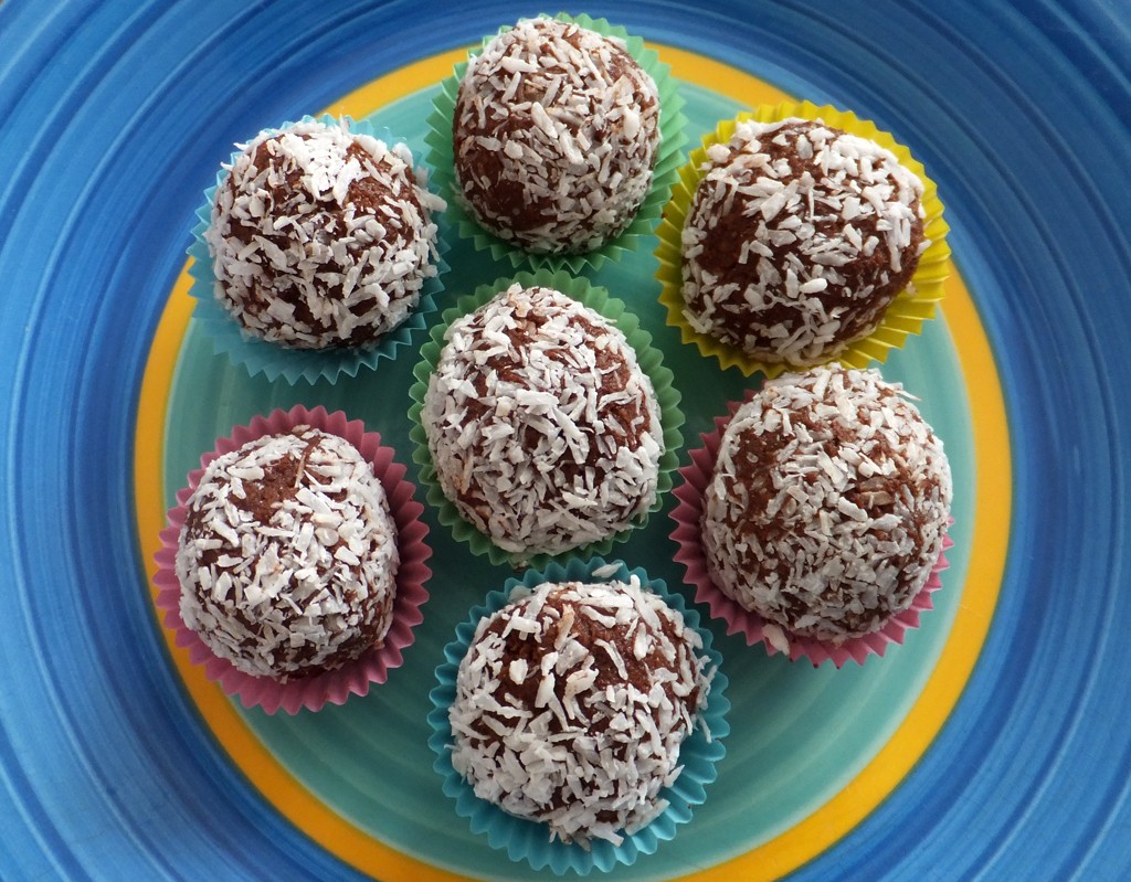 Danish rum balls