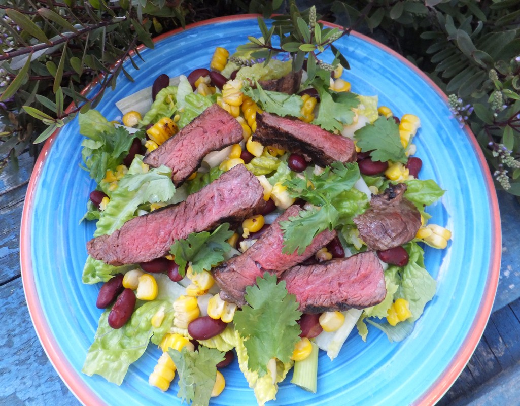 Mexican steak salad