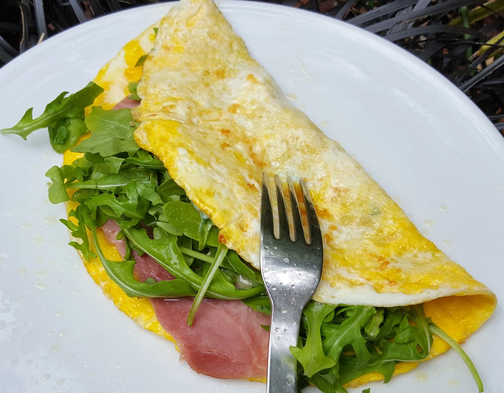 English ham and cheese omelette