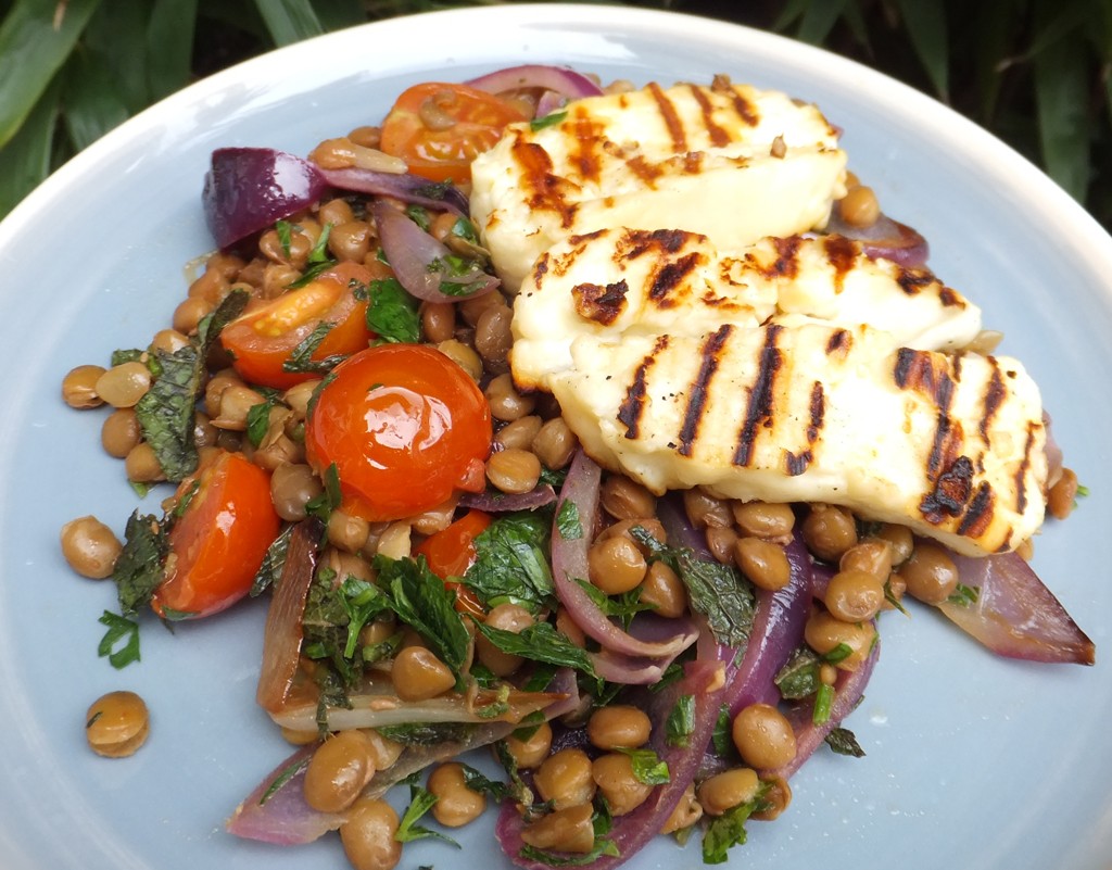 Lentil, cherry tomatoes and halloumi salad