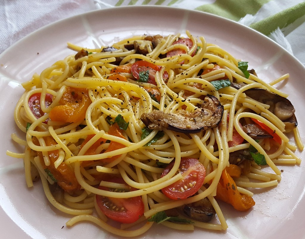 Pasta salad with roasted vegetables