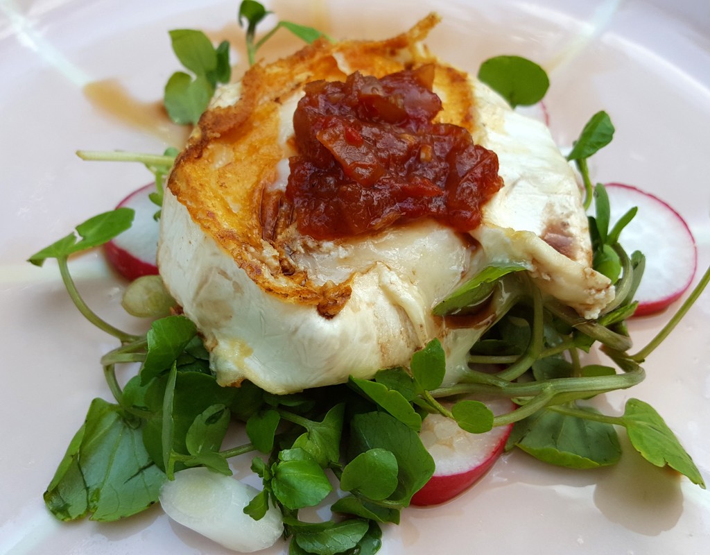 Spiced goat's cheese salad