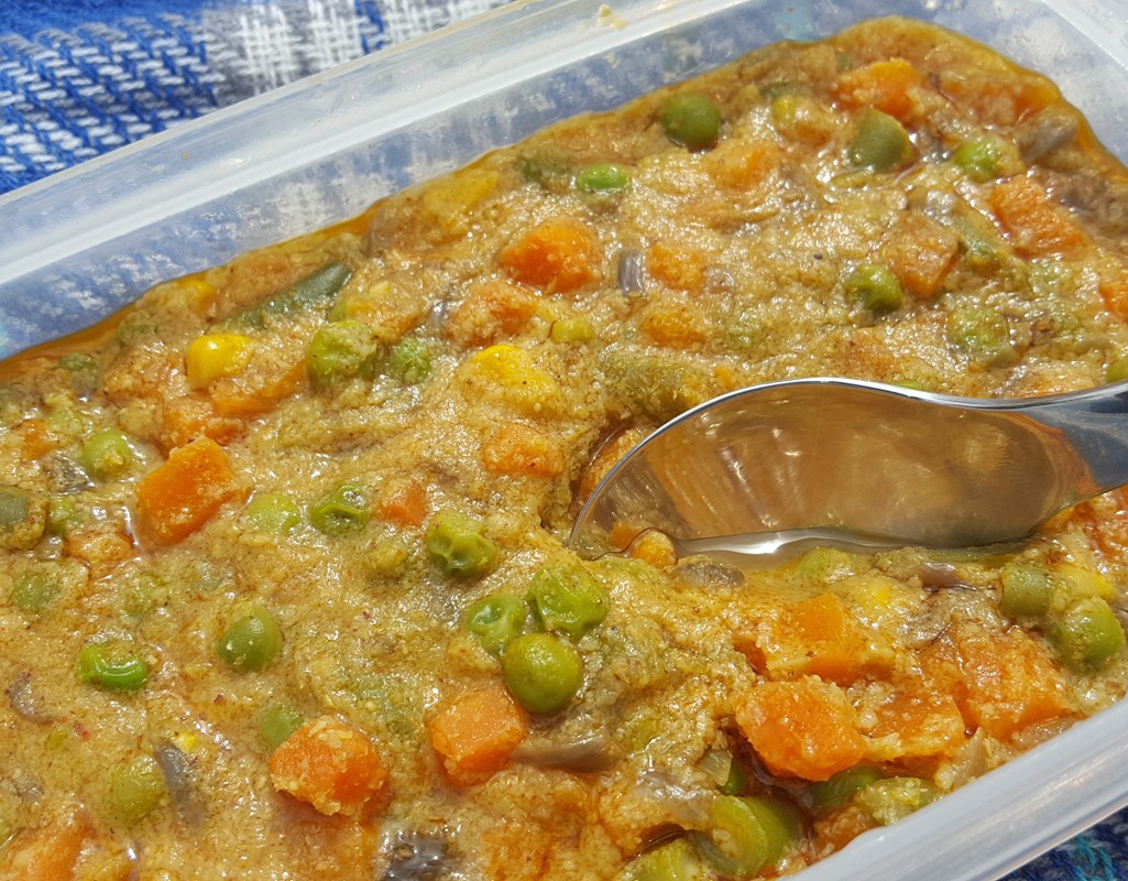 Vegetable kurma with couscous