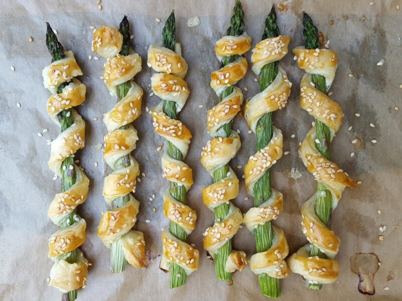 Puff pastry wrapped asparagus