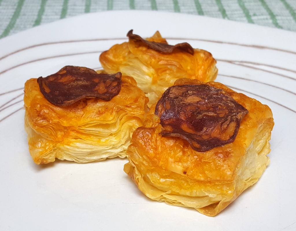 Chorizo puffs