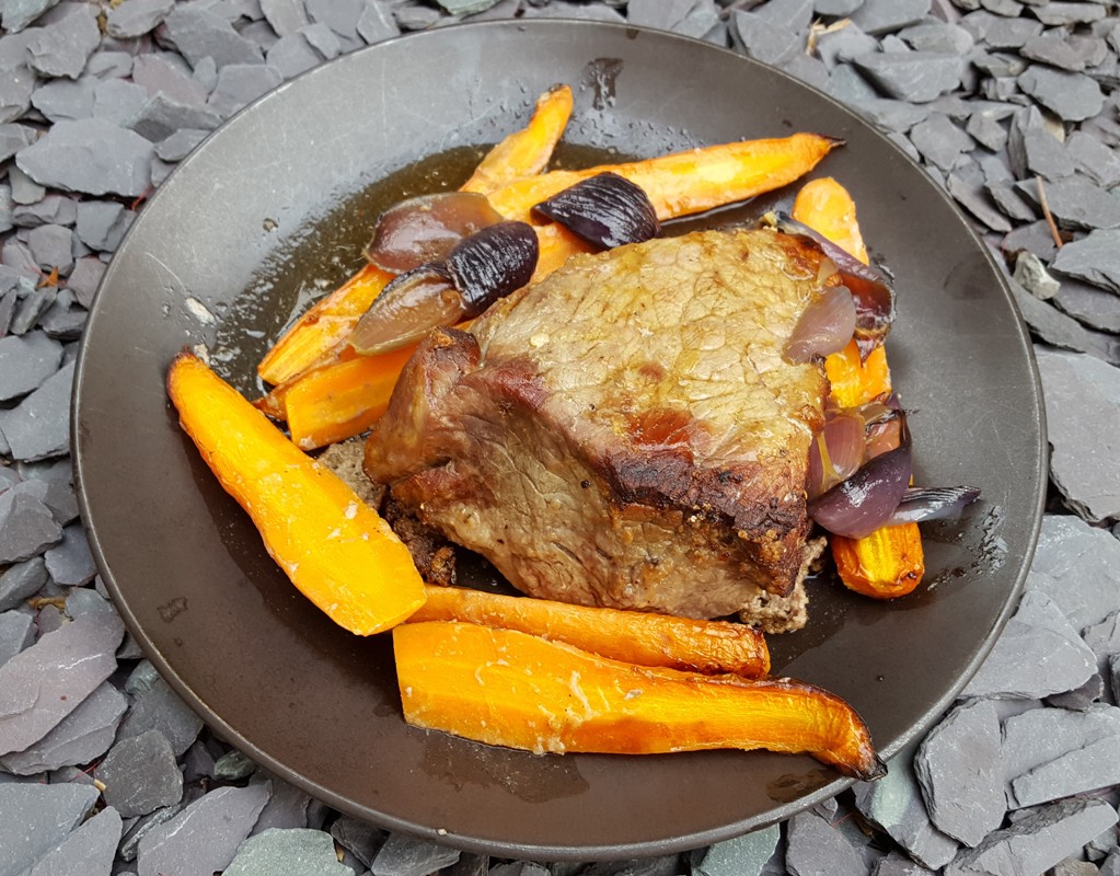 Classic Roast Beef with Carrots & Onion