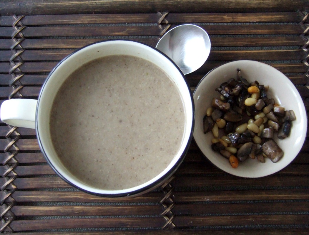 Vegan cream of mushroom soup