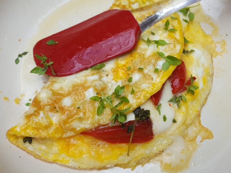 Red pepper & mozzarella omelette