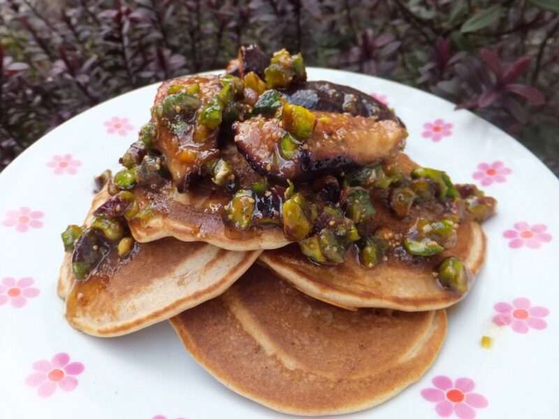 Ricotta Pancakes with figs and Pistachio topping