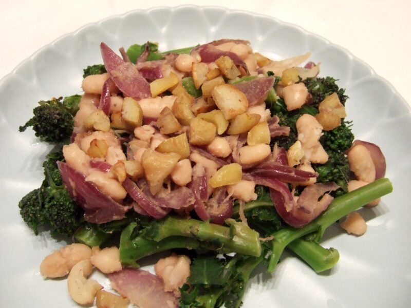 Broccoli with beans and hazelnut