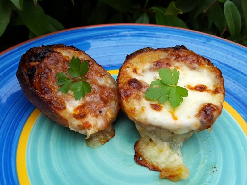 Cheesy potato skins with sun-dried tomatoes