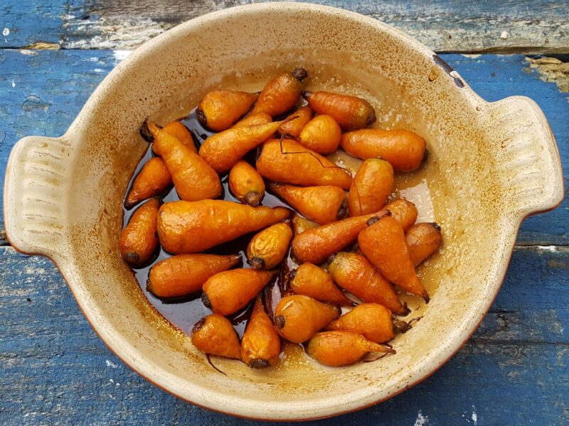 Balsamic baked carrots