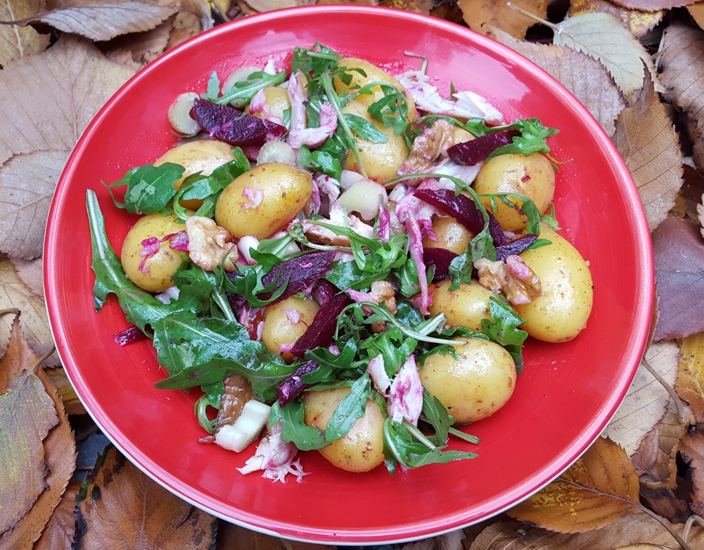 Potato salad with mackerel and beetroot