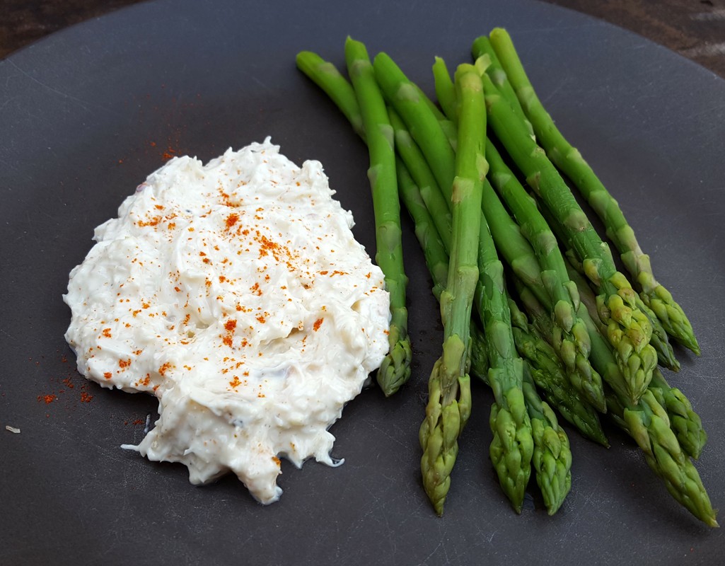 Asparagus with crab dip