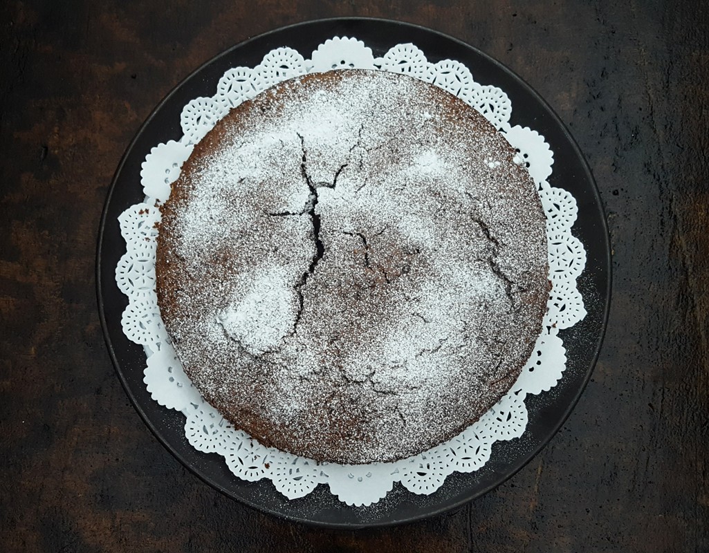 Flourless chestnut and chocolate cake