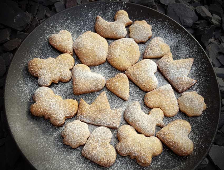 Cinnamon and orange biscuits