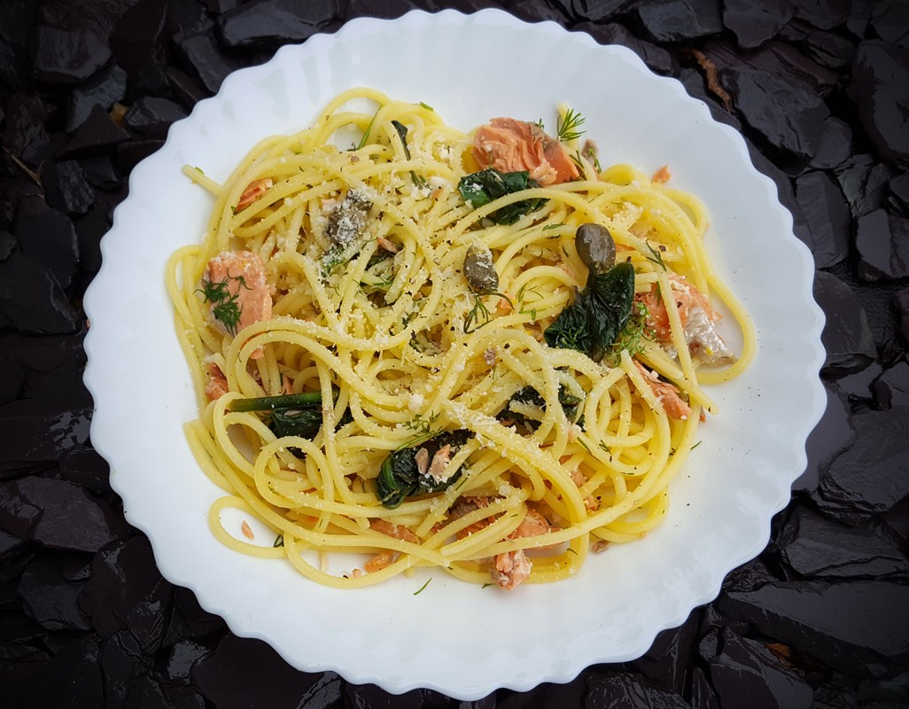 Salmon & spinach spaghetti