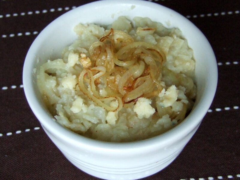 Celeriac mash with blue cheese and fried onion