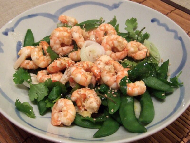 Steamed spiced prawns with sugarsnaps