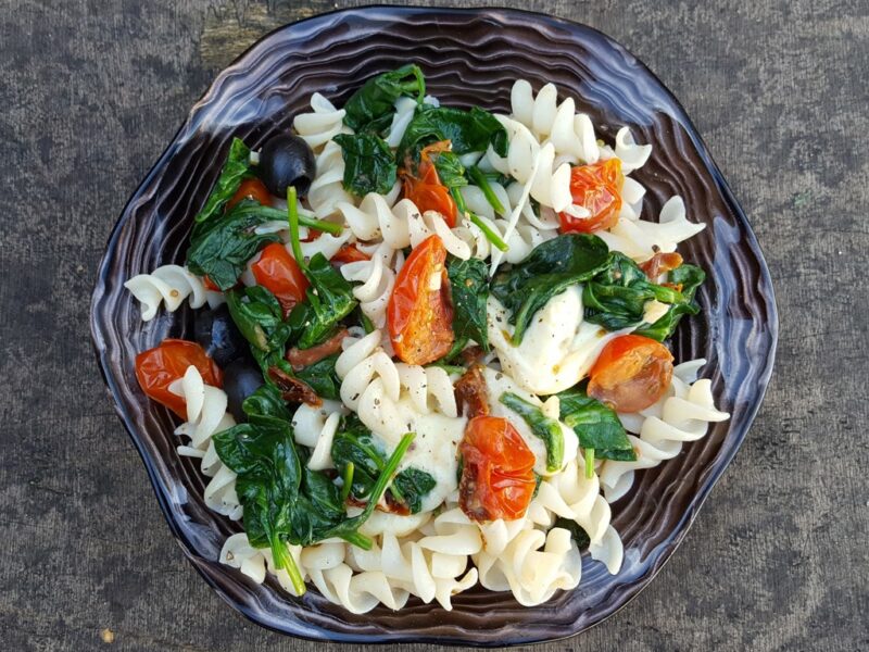 Spinach, tomato and mozzarella pasta