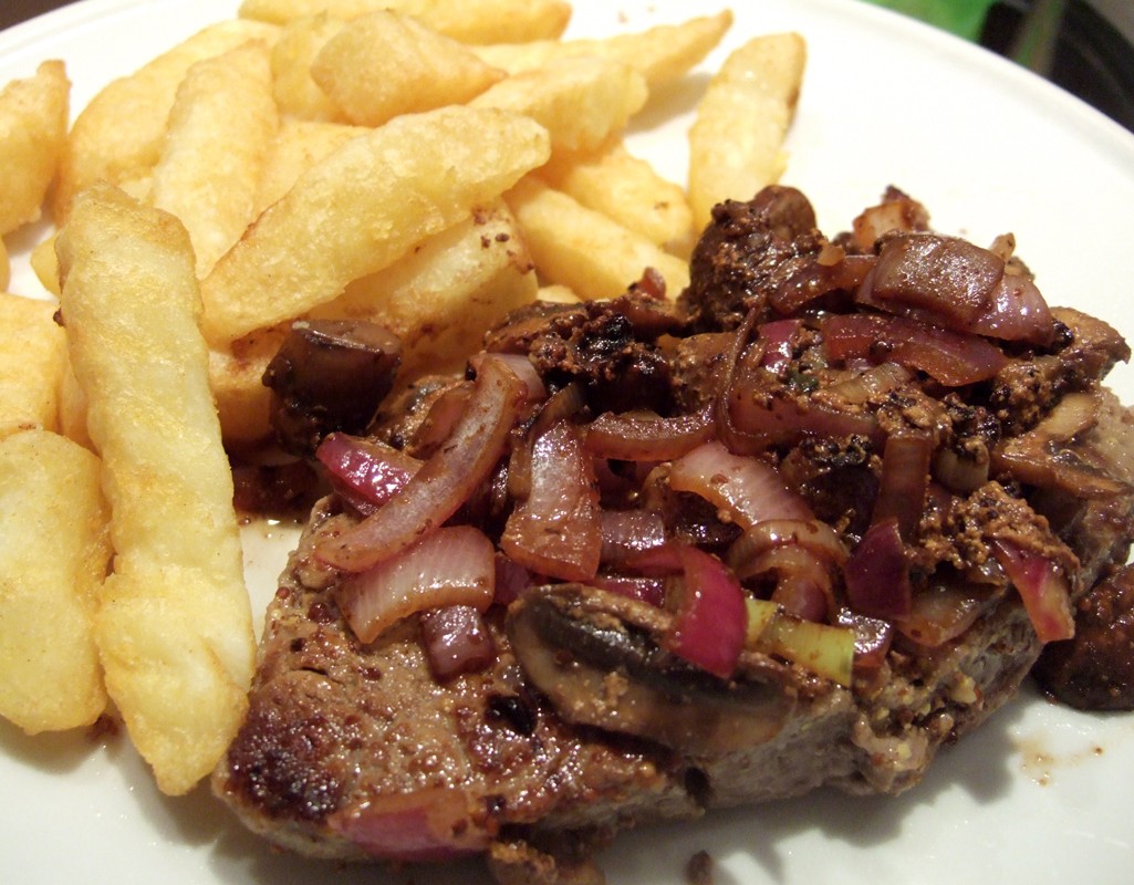 Seared steak with mushroom sauce