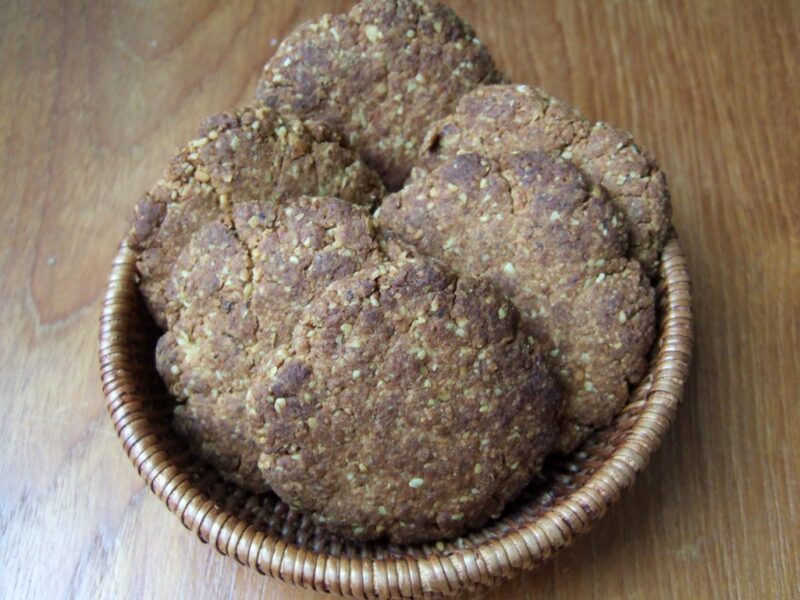 Walnut oatcakes