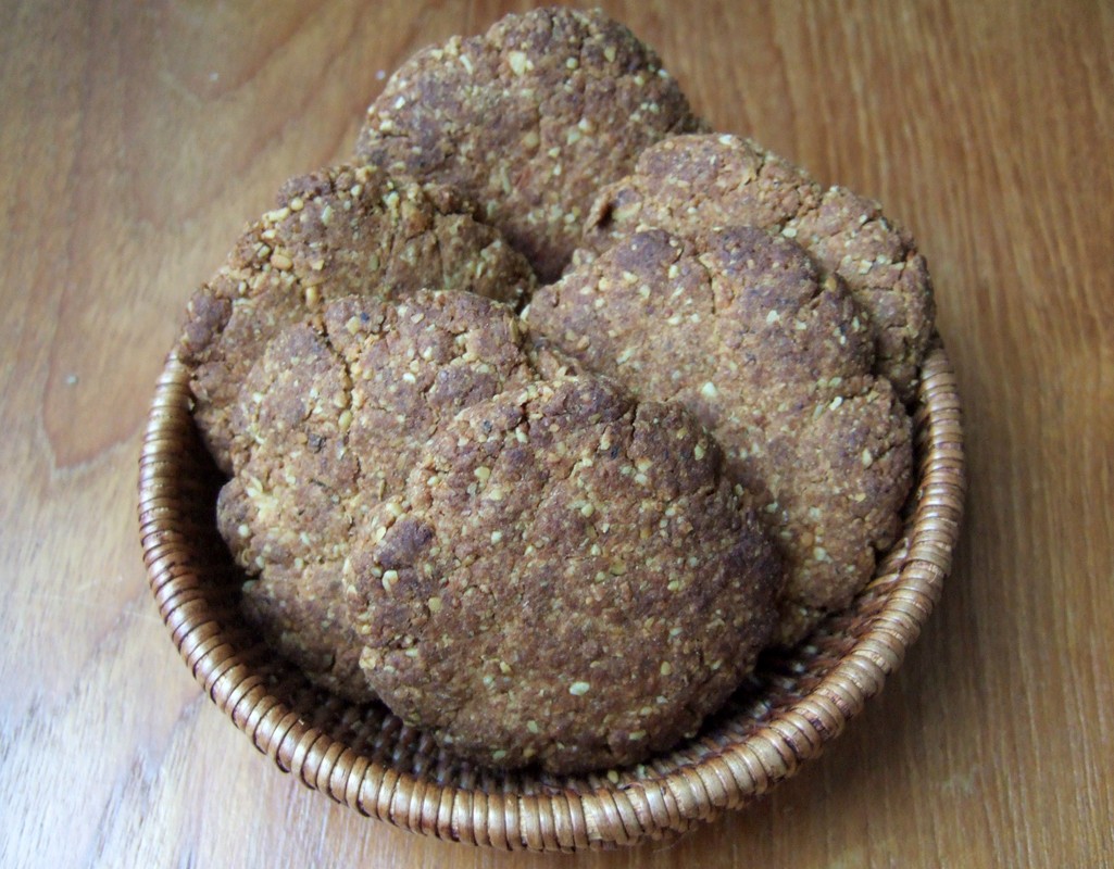 Walnut oatcakes